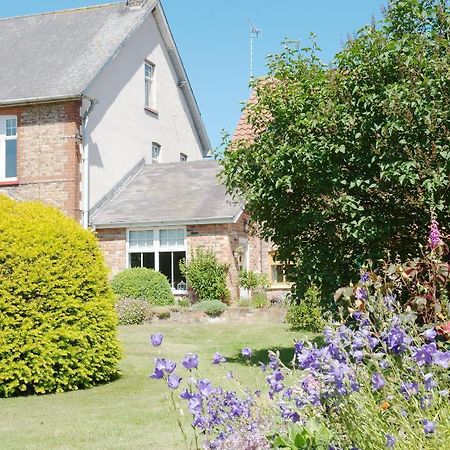 Bed and Breakfast The Beeches Wansford  Экстерьер фото